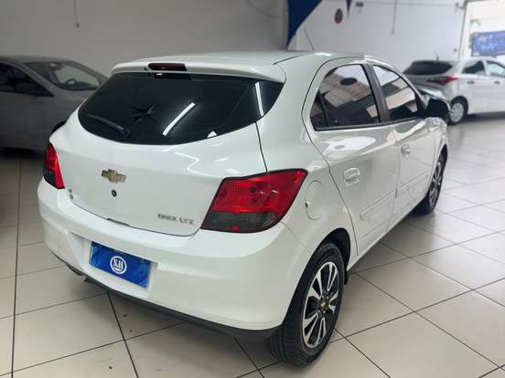CHEVROLET-ONIX-2013