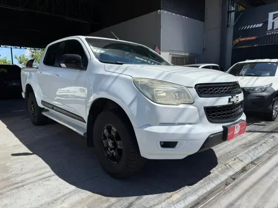CHEVROLET S10 2.4 LT 4X2 CD 8V FLEX 4P MANUAL CHEVROLET S10 2.4 LT 4X2 CD 8V FLEX 4P MANUAL