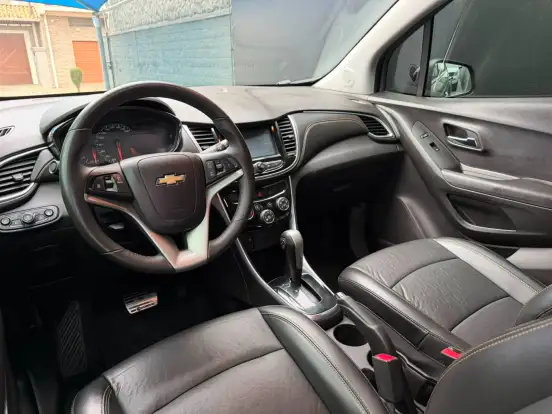 CHEVROLET-TRACKER-2019