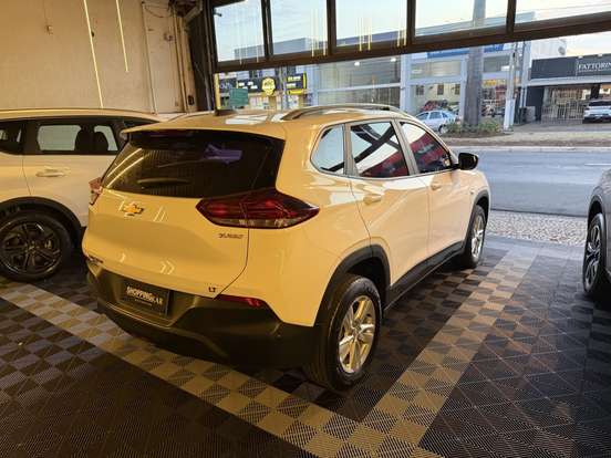 CHEVROLET-TRACKER-2020