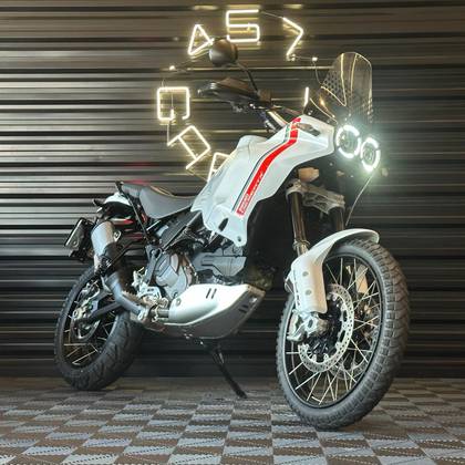 DUCATI DESERT X 