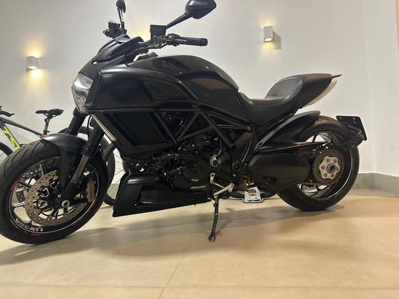 DUCATI DIAVEL DARK 