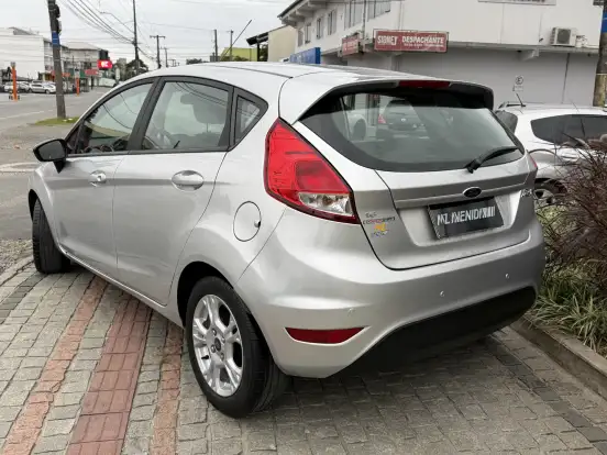 FORD-FIESTA-2014