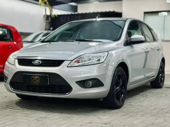 FORD FOCUS 1.6 GLX SEDAN 16V FLEX 4P MANUAL FORD FOCUS 1.6 GLX SEDAN 16V FLEX 4P MANUAL