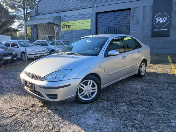 FORD FOCUS 1.6 GLX SEDAN 8V GASOLINA 4P MANUAL FORD FOCUS 1.6 GLX SEDAN 8V GASOLINA 4P MANUAL