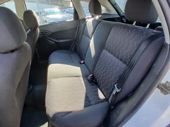 FORD-FOCUS-2004
