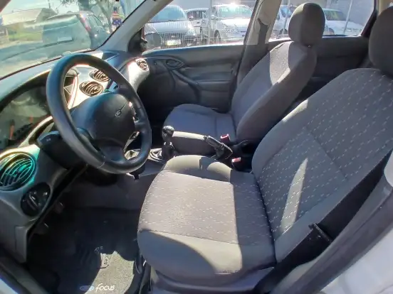 FORD-FOCUS-2004