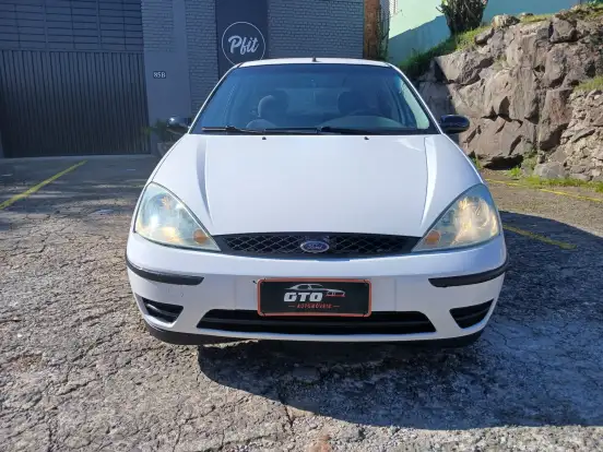 FORD-FOCUS-1.8 16V GASOLINA 4P MANUAL FORD-FOCUS-2004
