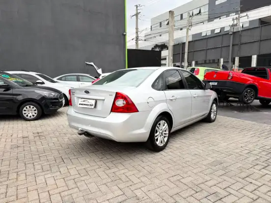 FORD-FOCUS-2.0 16V FLEX 4P AUTOMÁTICO FORD-FOCUS-2011