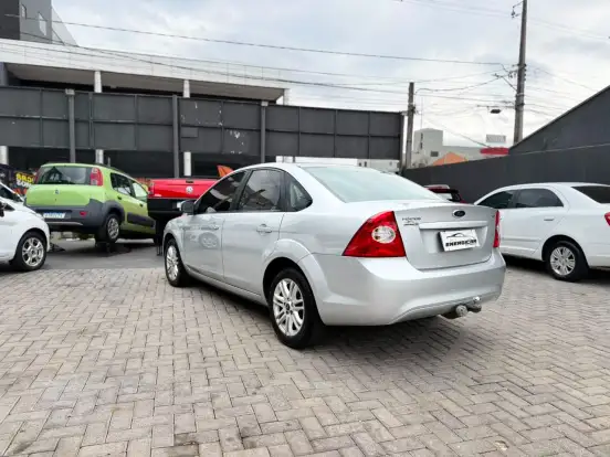FORD-FOCUS-2.0 16V FLEX 4P AUTOMÁTICO FORD-FOCUS-2011