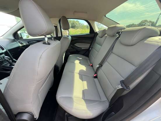 FORD-FOCUS-2.0 SE SEDAN 16V FLEX 4P POWERSHIFT FORD-FOCUS-2015