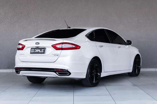FORD-FUSION-2015