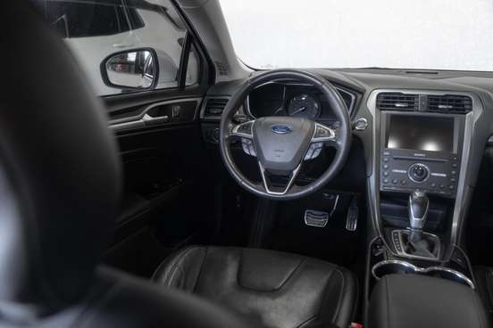 FORD-FUSION-2015