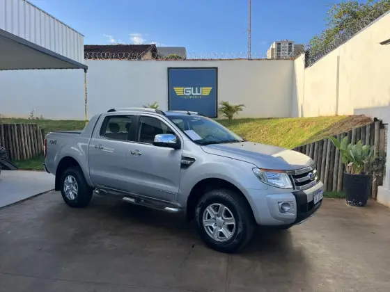 FORD RANGER 3.2 LIMITED 4X4 CD 20V DIESEL 4P AUTOMÁTICO