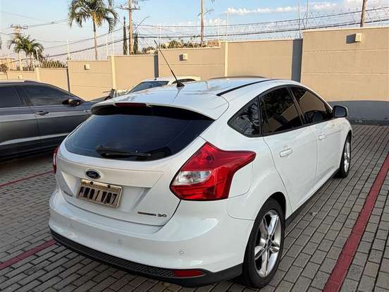 FORD-FOCUS-2.0 SE 16V FLEX 4P POWERSHIFT FORD-FOCUS-2014
