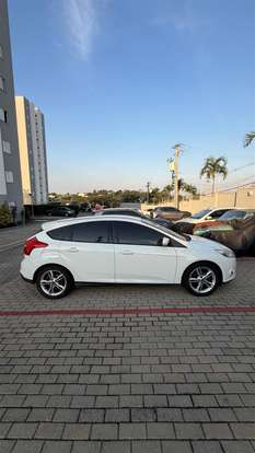 FORD-FOCUS-2014