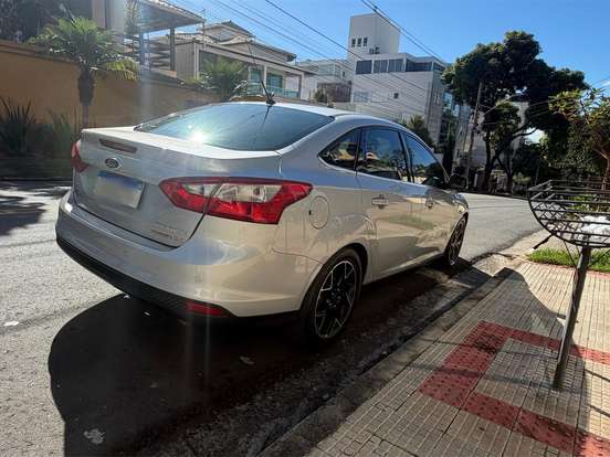 FORD-FOCUS-2.0 TITANIUM SEDAN 16V FLEX 4P POWERSHIFT FORD-FOCUS-2013