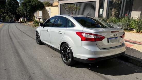FORD-FOCUS-2013