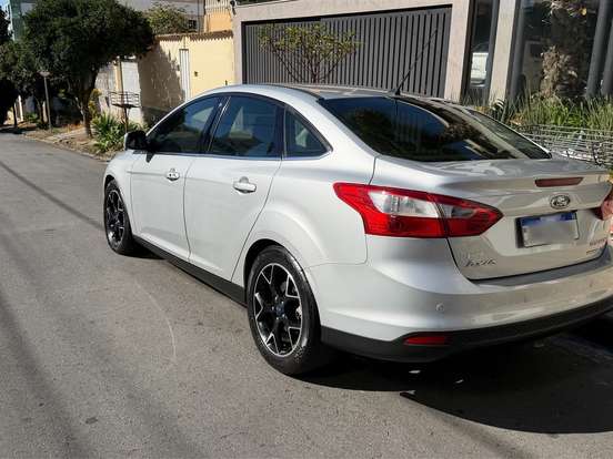 FORD-FOCUS-2.0 TITANIUM SEDAN 16V FLEX 4P POWERSHIFT FORD-FOCUS-2013