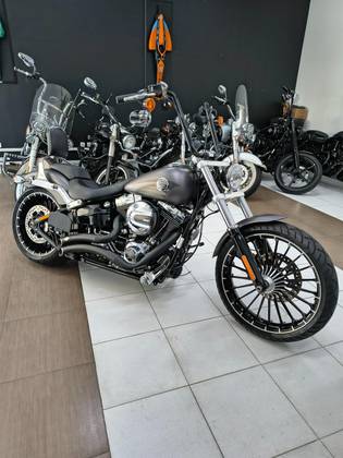 HARLEY-DAVIDSON SOFTAIL BREAKOUT 