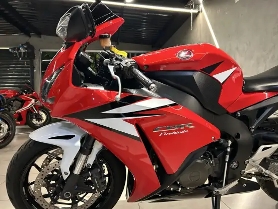 HONDA-CBR 1000RR FIREBLADE-2012