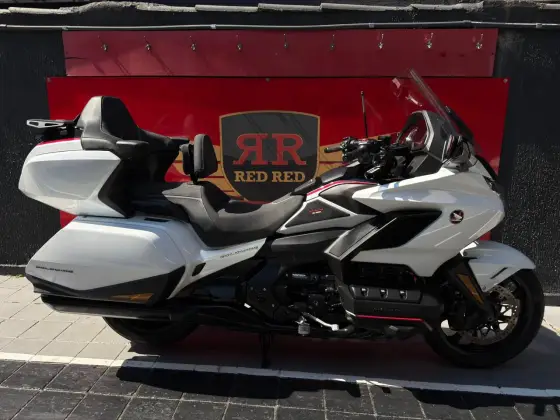 HONDA GL 1800 GOLD WING TOUR 