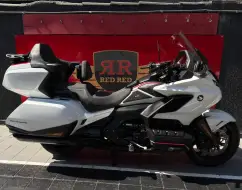 HONDA GL 1800 GOLD WING TOUR HONDA GL 1800 GOLD WING TOUR