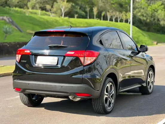 HONDA-HR-V-1.8 16V FLEX LX 4P AUTOMÁTICO HONDA-HR-V-2017