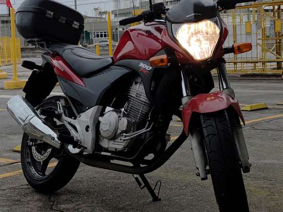 HONDA-CB 300R HONDA-CB 300R-2010