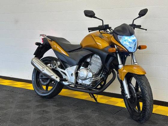 HONDA CB 300R 