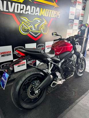 HONDA-CB 650R E-CLUTCH-2026