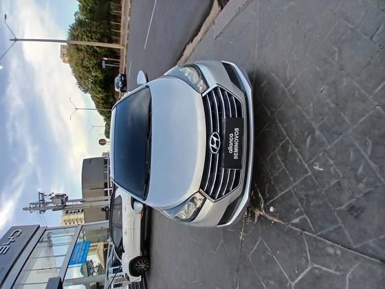 HYUNDAI HB20 1.0 COMFORT PLUS 12V FLEX 4P MANUAL