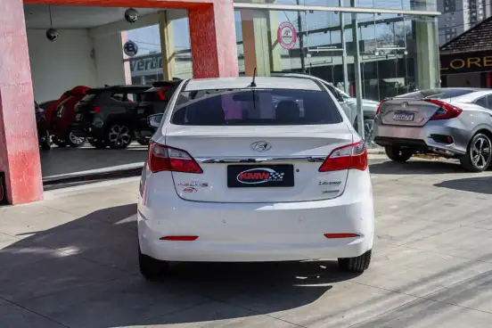 HYUNDAI-HB20S-2015
