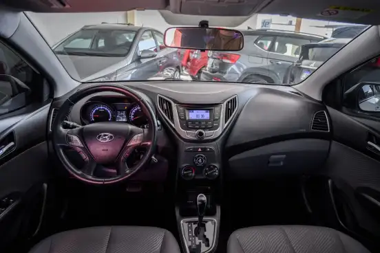 HYUNDAI-HB20S-2015
