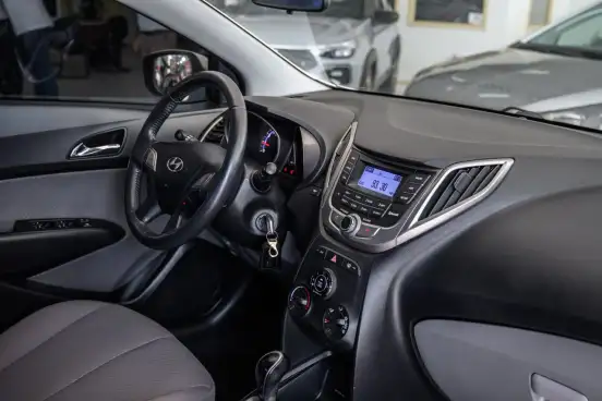 HYUNDAI-HB20S-2015