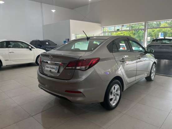 HYUNDAI-HB20S-1.6 COMFORT PLUS 16V FLEX 4P MANUAL HYUNDAI-HB20S-2018