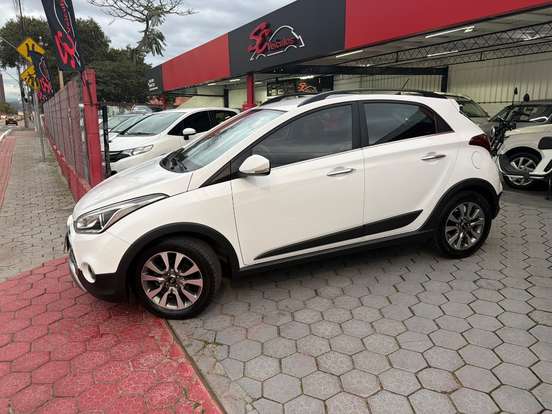 HYUNDAI-HB20X-1.6 16V PREMIUM FLEX 4P AUTOMÁTICO HYUNDAI-HB20X-2016