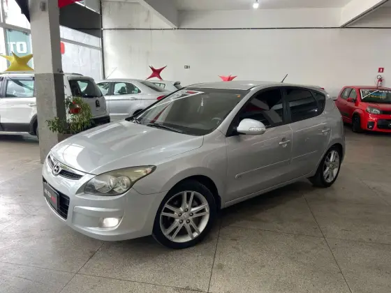 HYUNDAI I30 2.0 MPFI GLS 16V GASOLINA 4P AUTOMÁTICO HYUNDAI I30 2.0 MPFI GLS 16V GASOLINA 4P AUTOMÁTICO