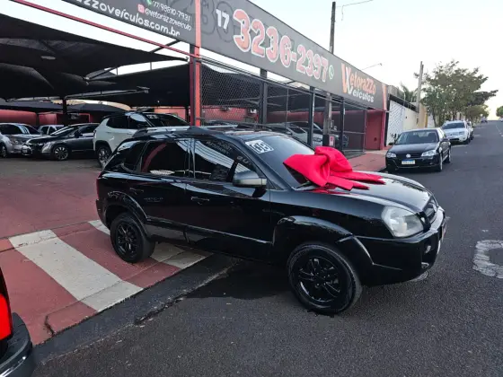 HYUNDAI TUCSON 2.0 MPFI GL 16V 142CV 2WD GASOLINA 4P AUTOMÁTICO