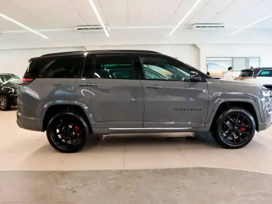 JEEP-COMMANDER-2.0 HURRICANE 4 TURBO FLEX BLACKHAWK AT9 JEEP-COMMANDER-2026