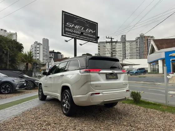 JEEP COMMANDER 2.0 TD380 TURBO DIESEL OVERLAND AT9