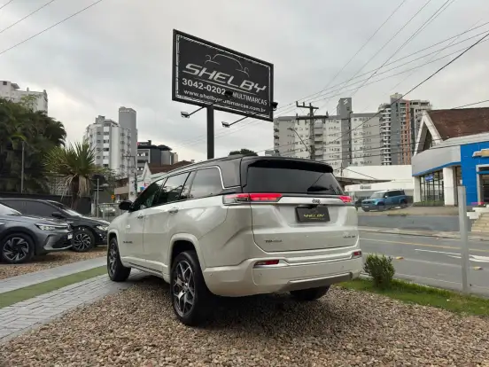 JEEP-COMMANDER-2022