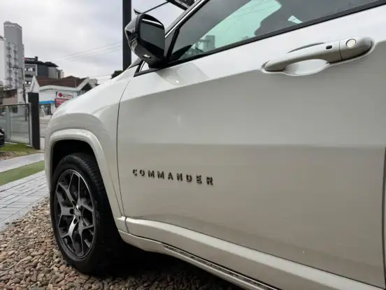 JEEP-COMMANDER-2022