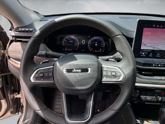 JEEP-COMMANDER-2022