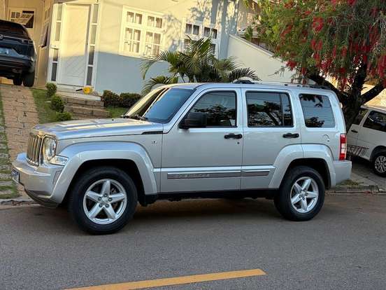 JEEP-CHEROKEE-2012