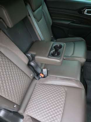 JEEP-COMMANDER-2024