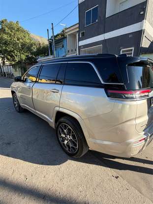 JEEP-COMMANDER-2022