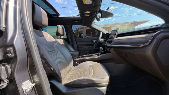 JEEP-COMMANDER-2022