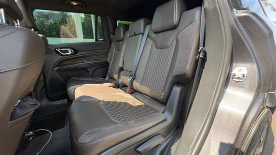 JEEP-COMMANDER-2022