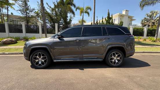 JEEP-COMMANDER-2022